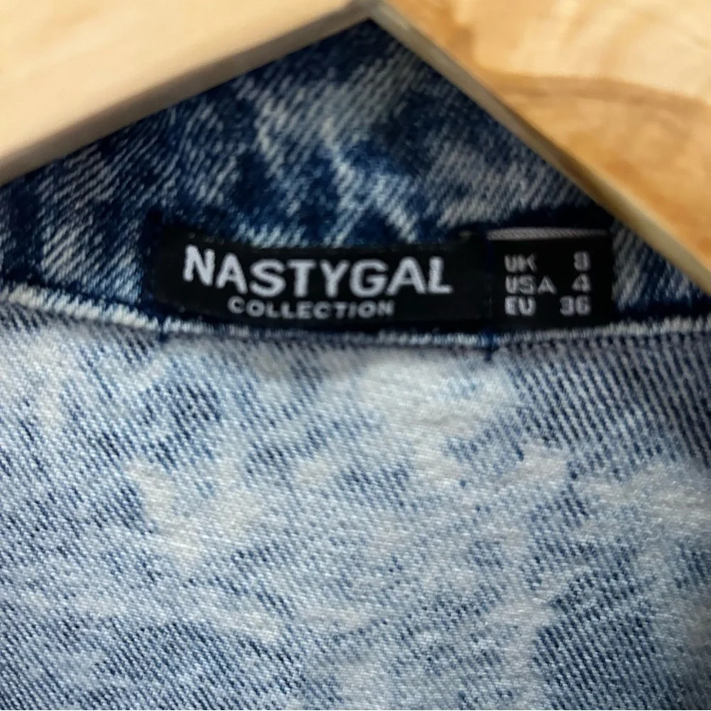 Nasty Gal Acid Wash Long Sleeve Denim Boilersuit Size 4 - Picture 9 of 9